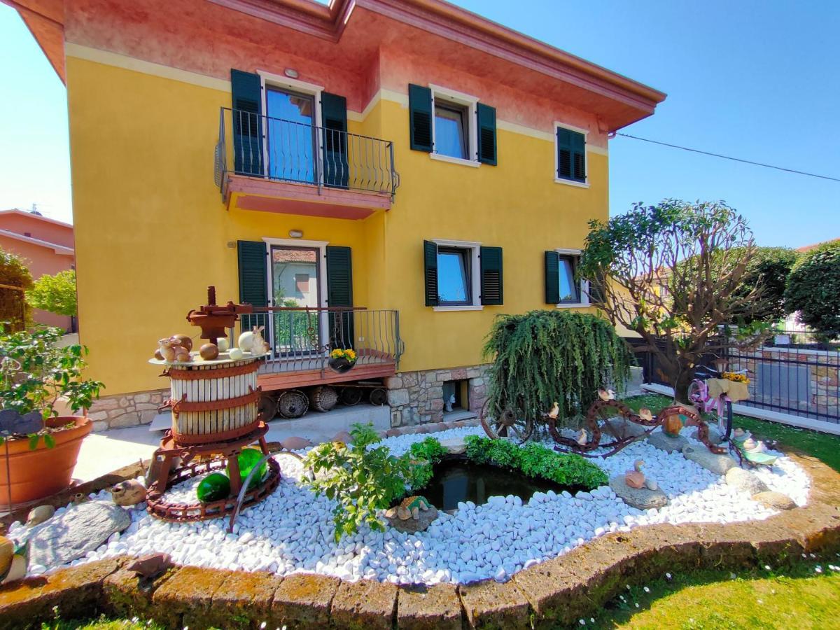 Garda Dreams Apartment Torri Del Benaco Exterior photo