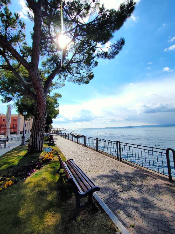 Garda Dreams Apartment Torri Del Benaco Exterior photo