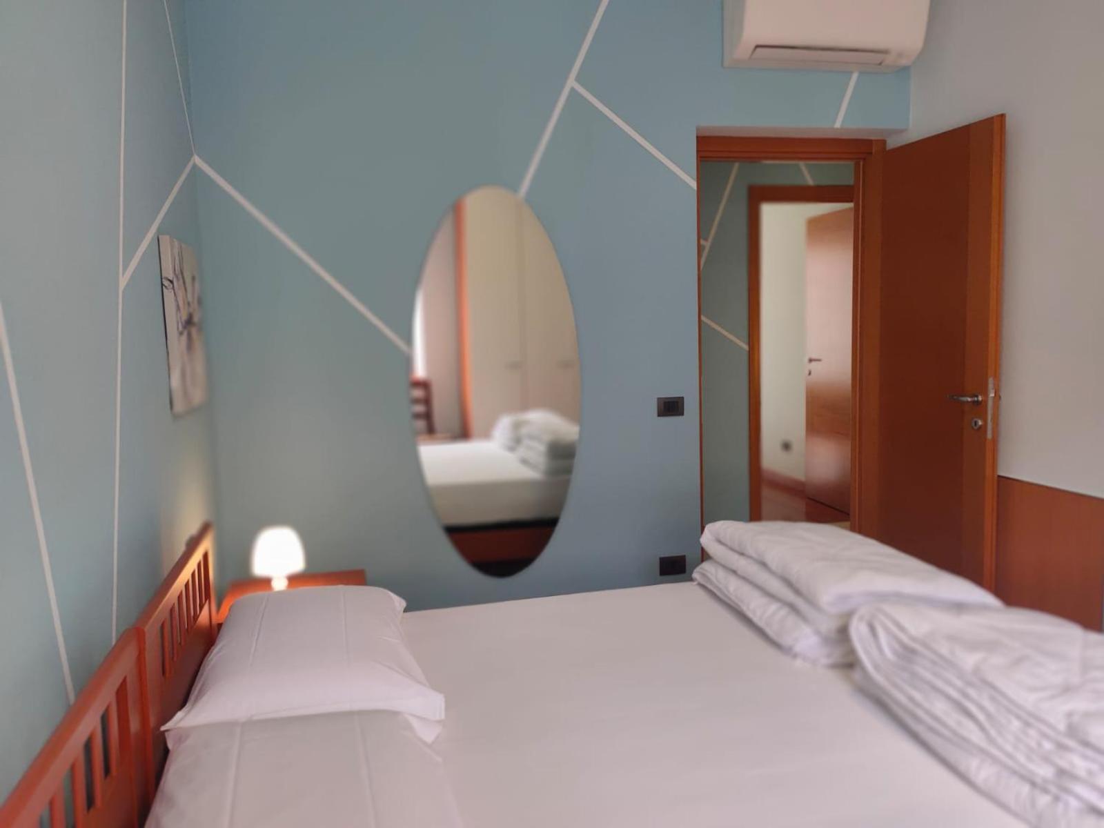 Garda Dreams Apartment Torri Del Benaco Exterior photo