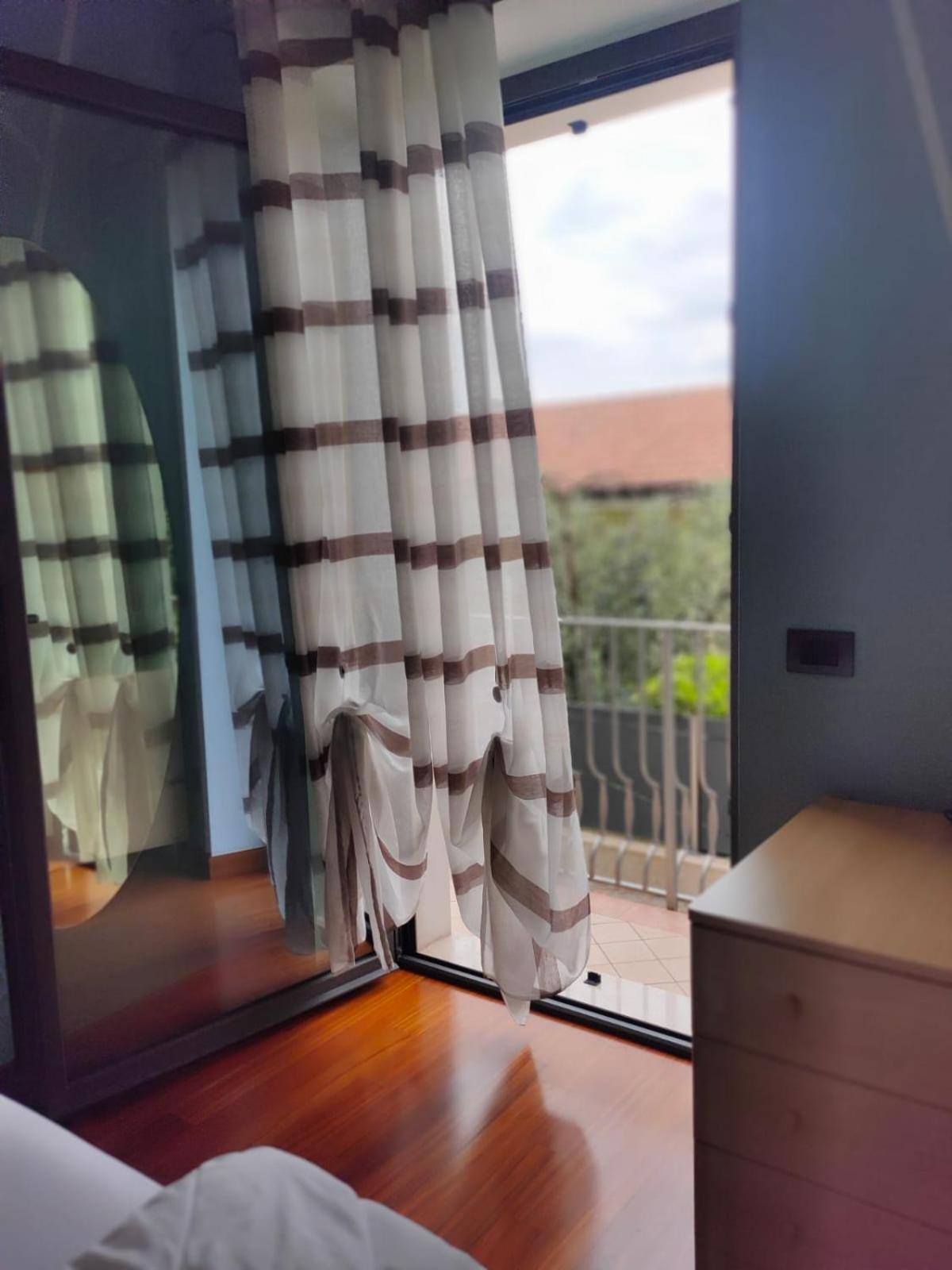 Garda Dreams Apartment Torri Del Benaco Exterior photo