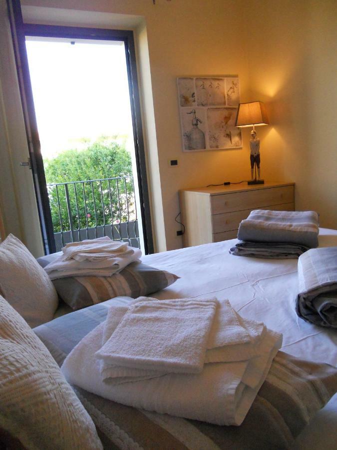 Garda Dreams Apartment Torri Del Benaco Exterior photo